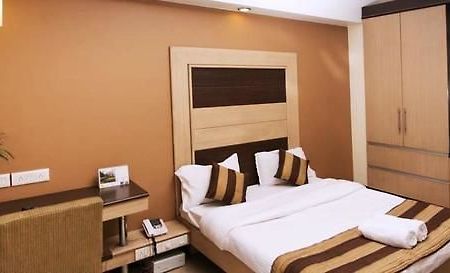 Pacific Inn Huda City Centre Sec 41 Gurgaon Exterior foto